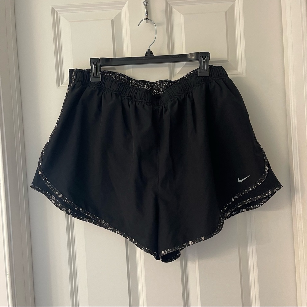 Women’s nike dri fit running shorts size 3x black